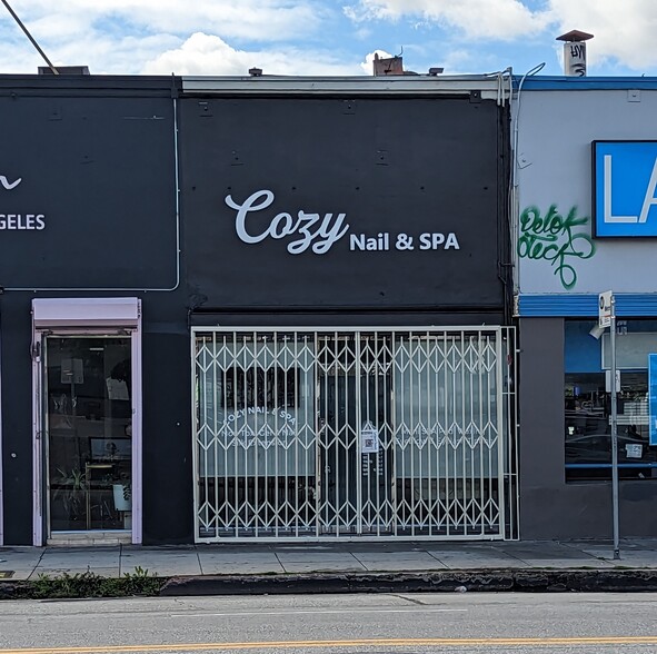 300-304 S La Brea Ave, Los Angeles, CA for lease - Building Photo - Image 1 of 4