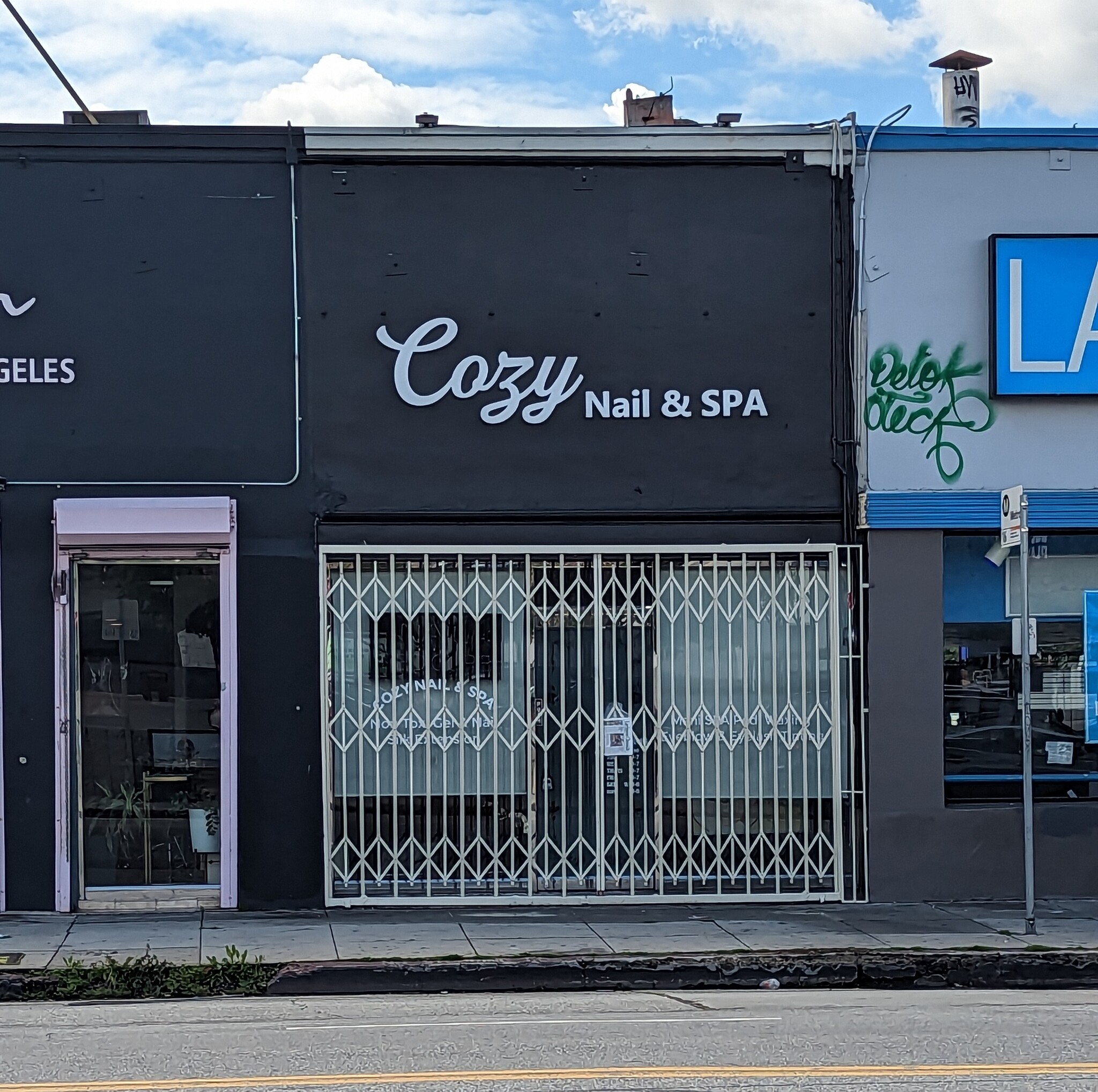 300-304 S La Brea Ave, Los Angeles, CA for lease Building Photo- Image 1 of 5