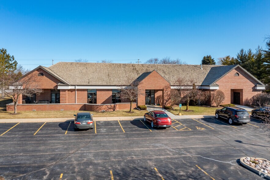 13805 W Burleigh Rd, Brookfield, WI for sale - Building Photo - Image 1 of 1