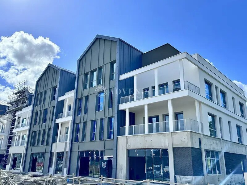 Office in Serris for sale Building Photo- Image 1 of 9