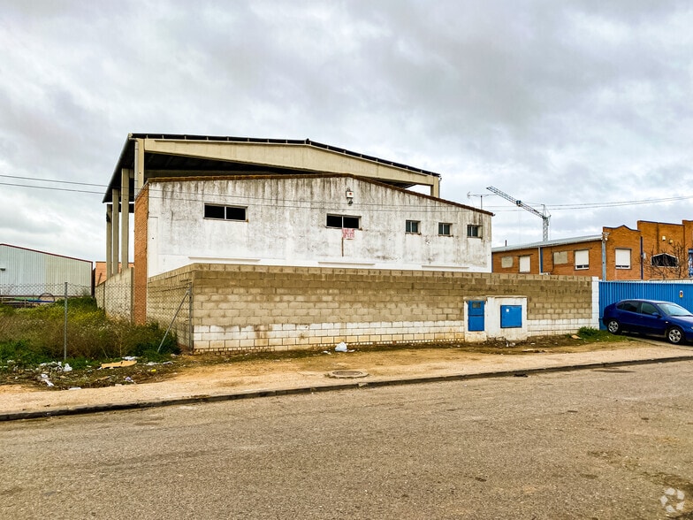 Calle Marqués Montesclaros, 5, Marchamalo, Guadalajara for sale - Building Photo - Image 2 of 3