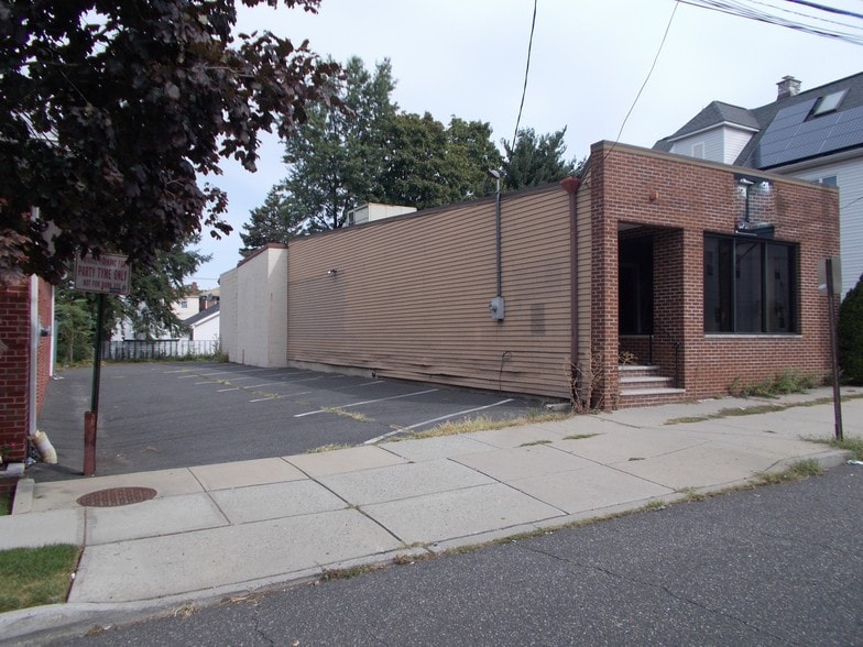 373 Lanza Ave, Garfield, NJ 07026