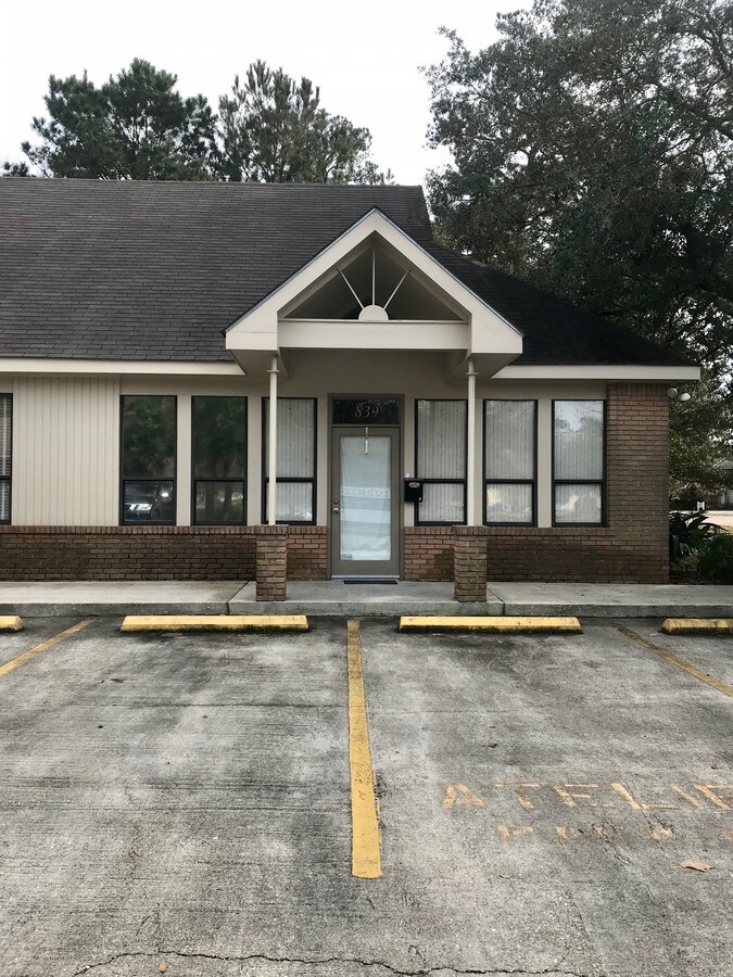 839 Heavens Dr, Mandeville, LA 70471