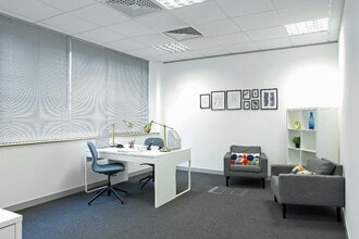 575-599 Maxted Rd, Hemel Hempstead for lease Interior Photo- Image 1 of 6