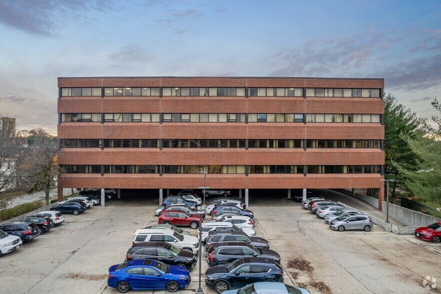 29 Crafts St, Newton, MA 02458 Chatham Center