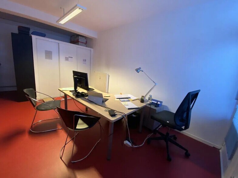Office in Rennes for lease - Interior Photo - Image 2 of 9