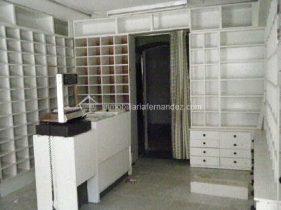 Retail in Cáceres, Cáceres for lease - Building Photo - Image 2 of 3