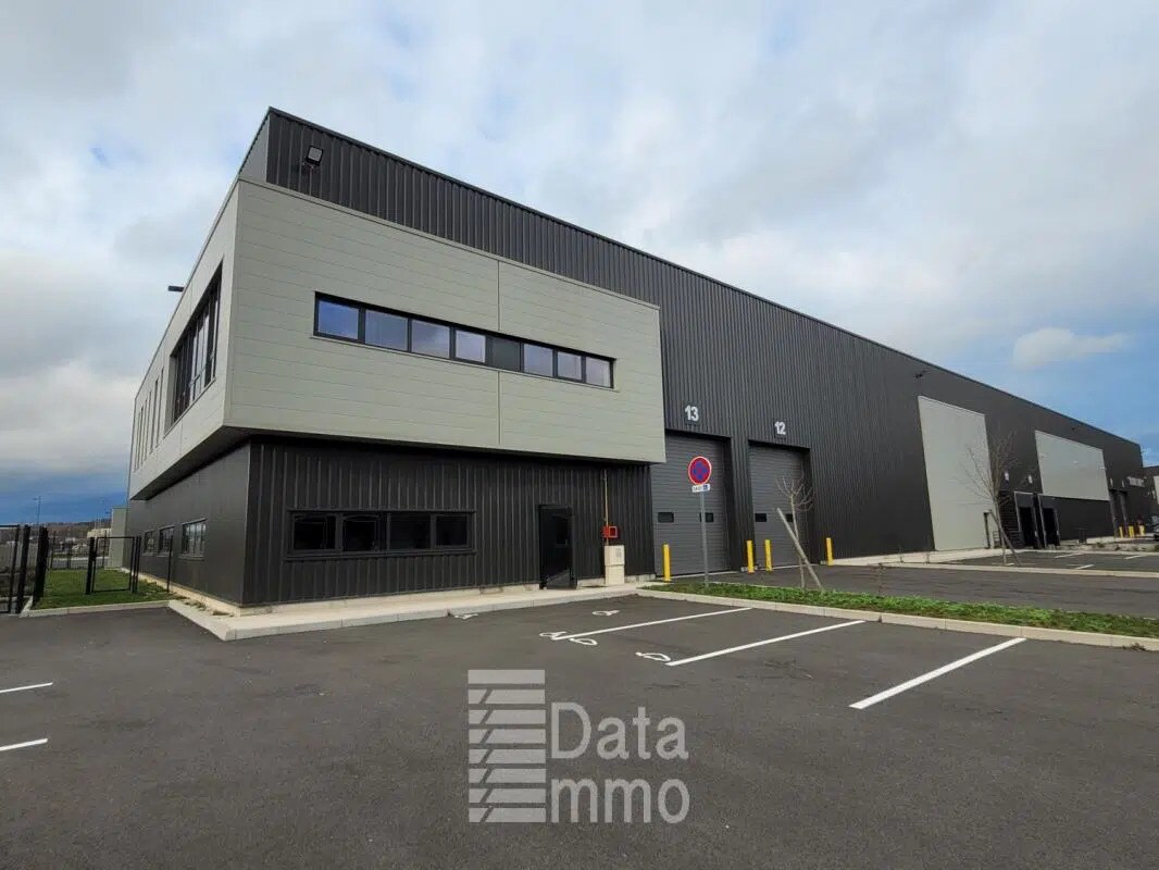 Industrial in Brie-Comte-Robert for lease Building Photo- Image 1 of 5