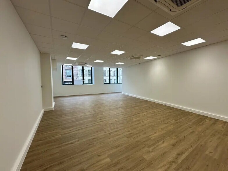 Office in Strasbourg for lease - Interior Photo - Image 3 of 5