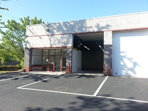 2950-2972 Kaverton Rd, Forestville, MD for lease Building Photo- Image 2 of 17