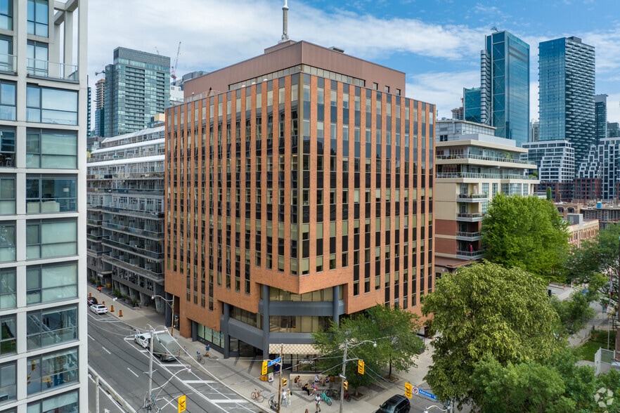 425 Adelaide St W, Toronto, ON for lease - Primary Photo - Image 1 of 11