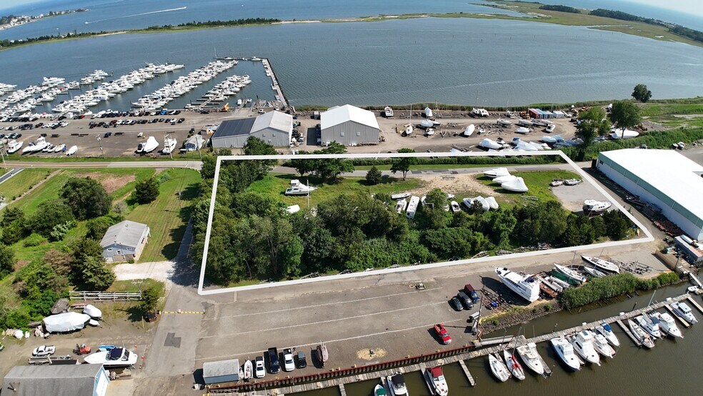 70 Riverside Dr, Clinton, CT for sale - Aerial - Image 2 of 6