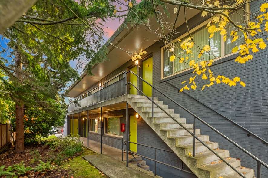 5505 NE 65th St, Seattle, WA for sale - Building Photo - Image 1 of 13