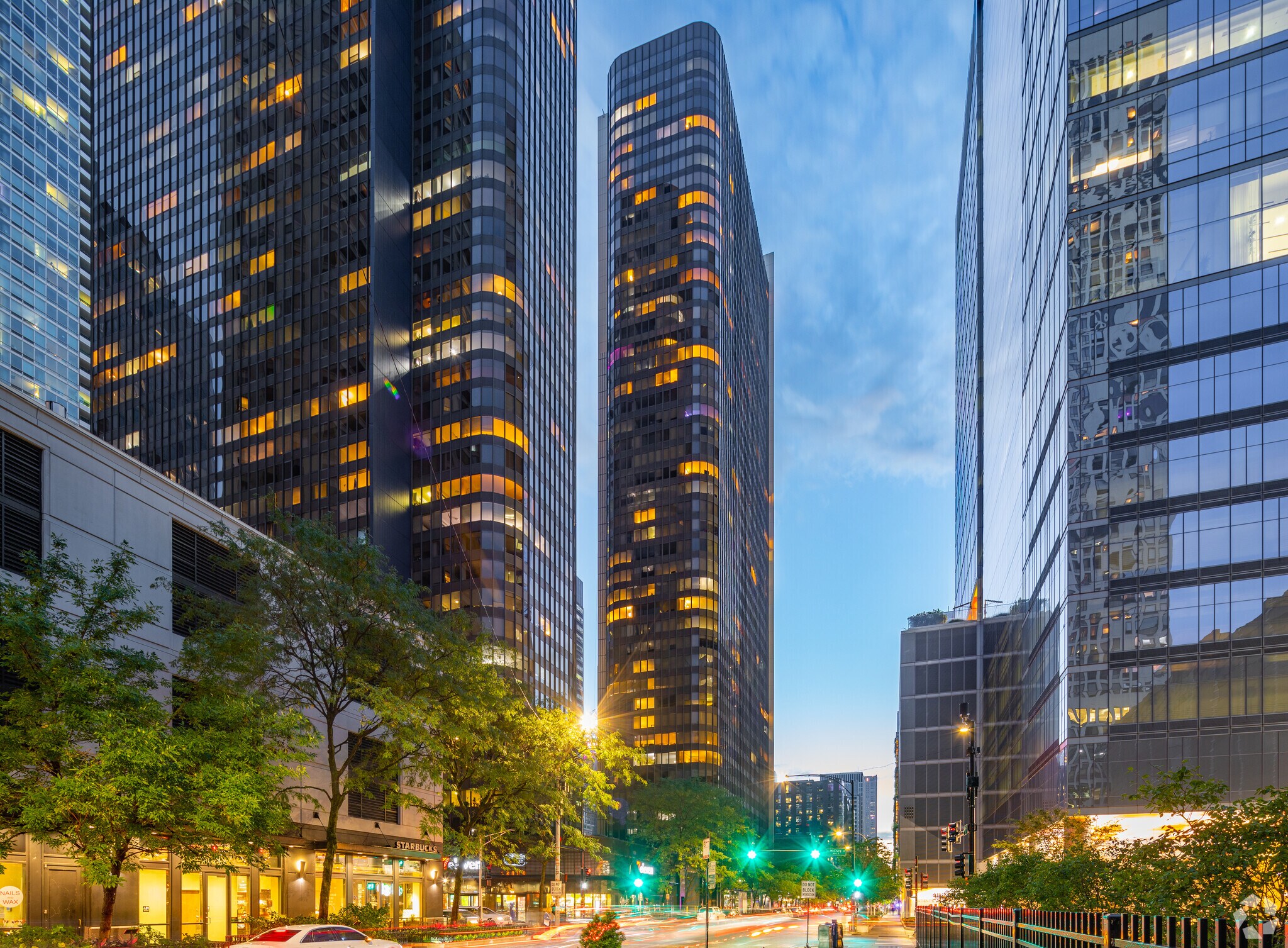 360 E Ohio St, Chicago, IL for lease Building Photo- Image 1 of 30