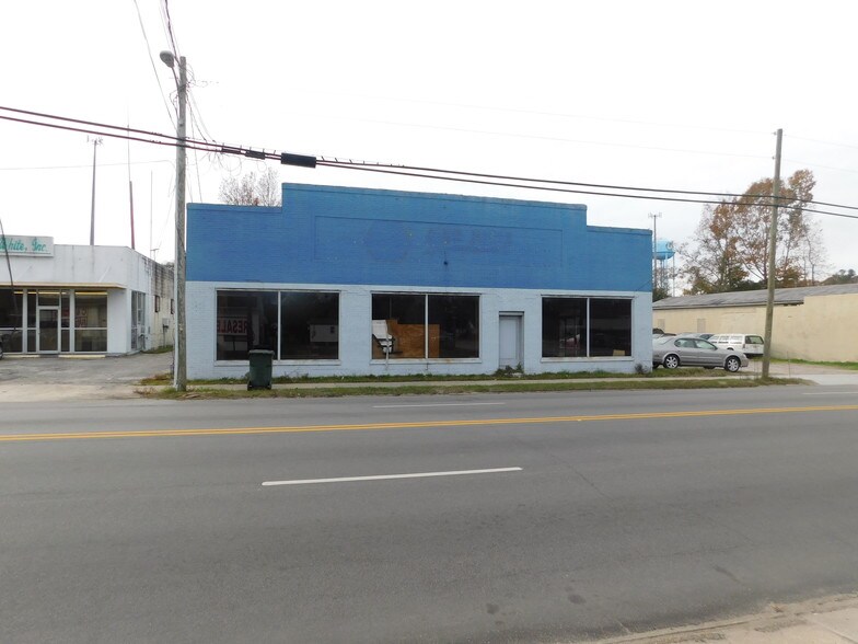 221 N Longstreet St, Kingstree, SC 29556