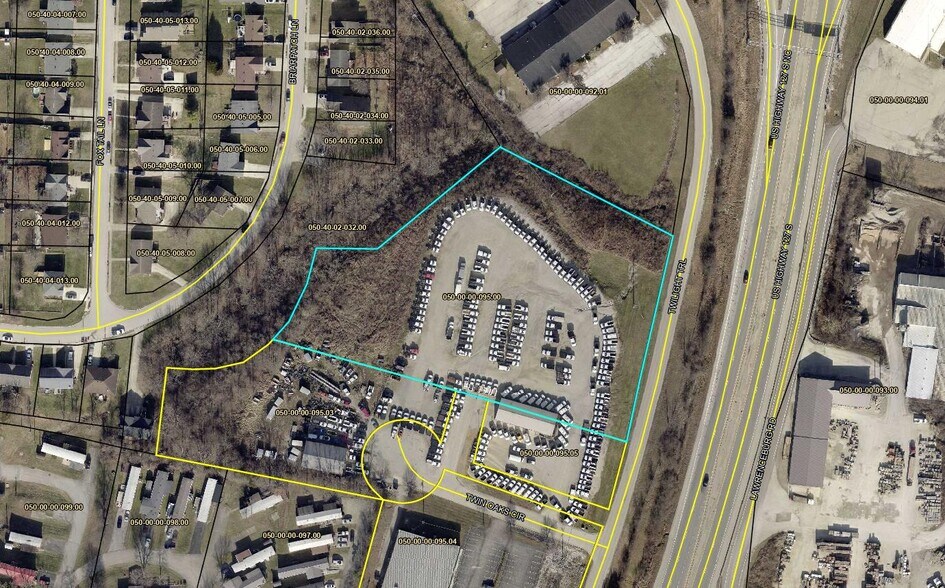 101-103 Twin Oaks Cir, Frankfort, KY for sale - Primary Photo - Image 1 of 1