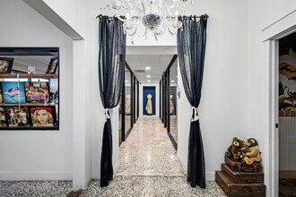 1809 E Indian School Rd, Phoenix, AZ for lease Interior Photo- Image 1 of 12