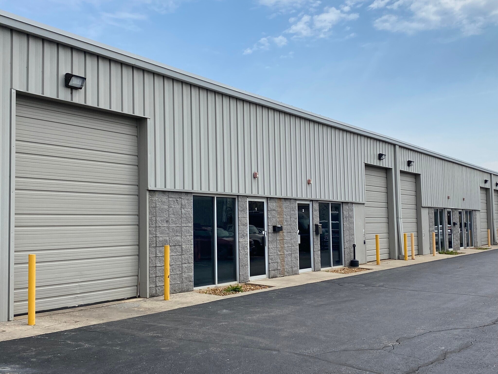 197 Poplar Pl, North Aurora, IL for lease Building Photo- Image 1 of 3