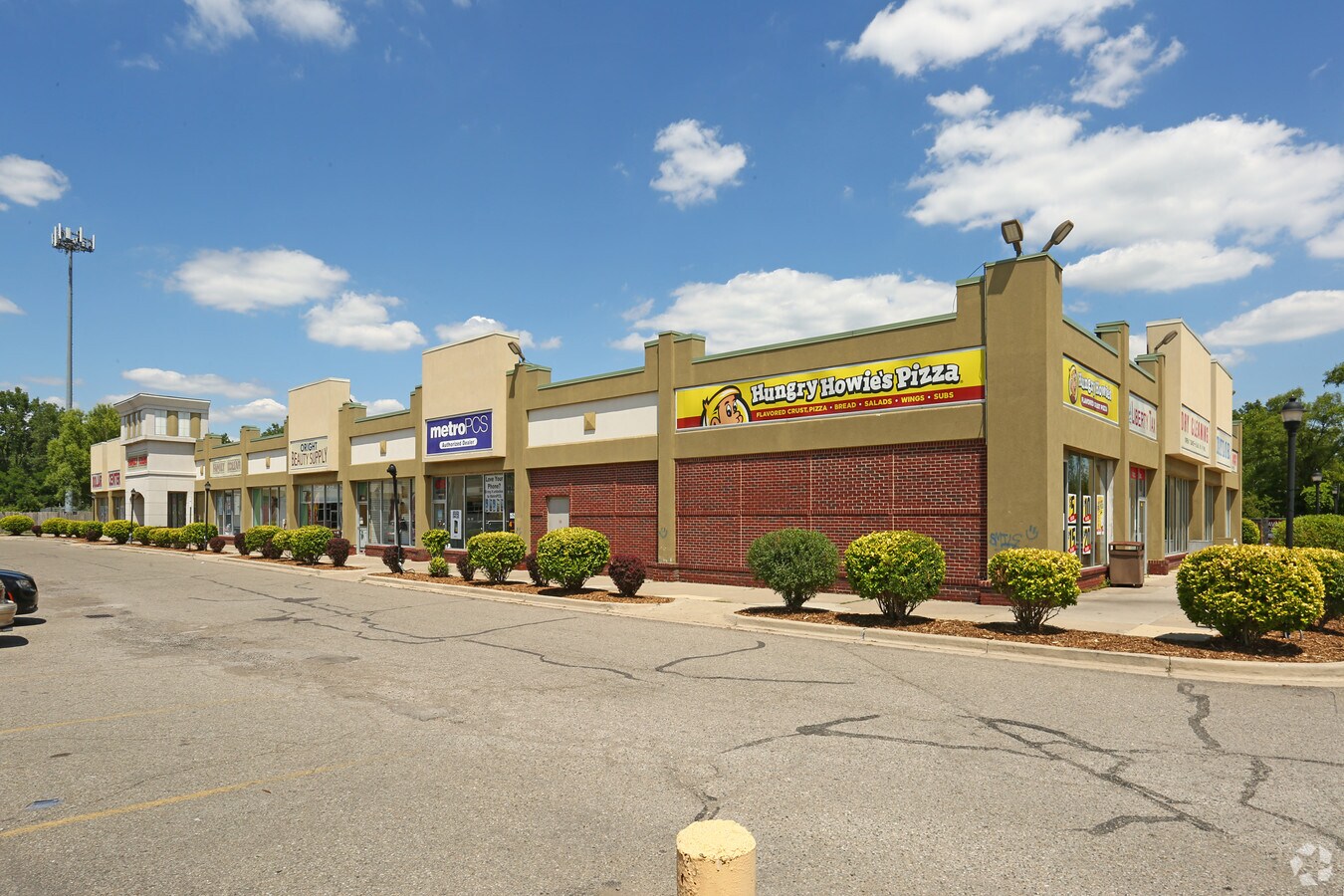 2719027350 Eureka Rd, Taylor, MI 48180 Cambridge Square Shopping