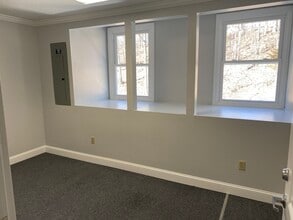 95-127 Fenn Rd, Newington, CT for lease Interior Photo- Image 1 of 3