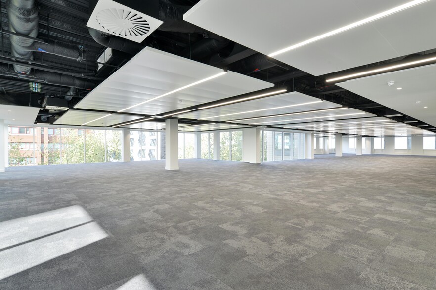 85 Uxbridge Rd, London for lease - Interior Photo - Image 2 of 19