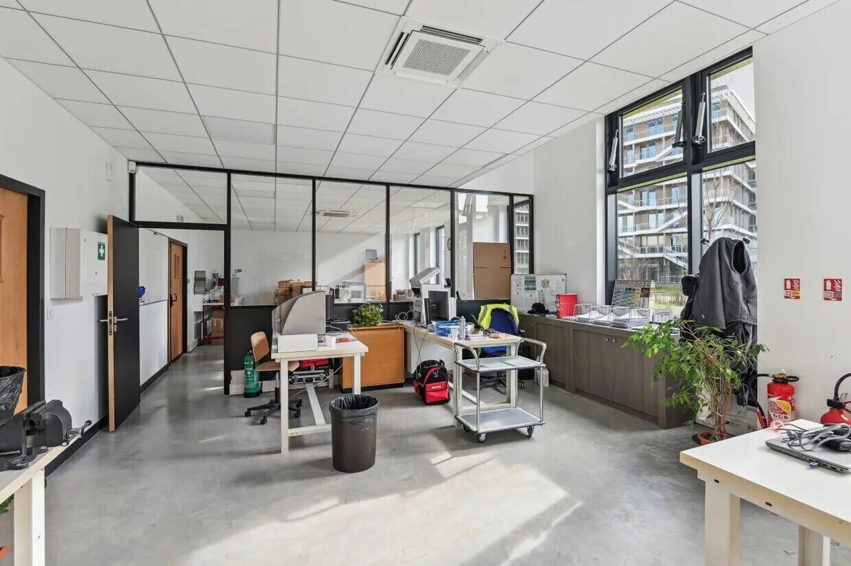 Flex in Nanterre for lease Interior Photo- Image 1 of 8