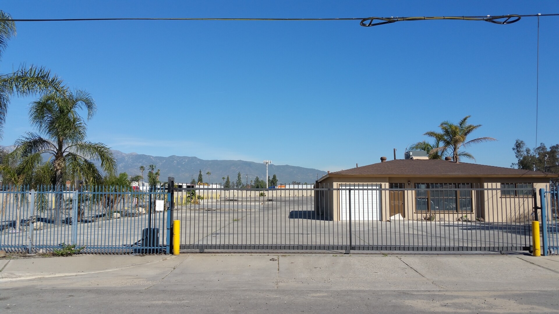 14796 Washington Dr, Fontana, CA for sale Primary Photo- Image 1 of 1