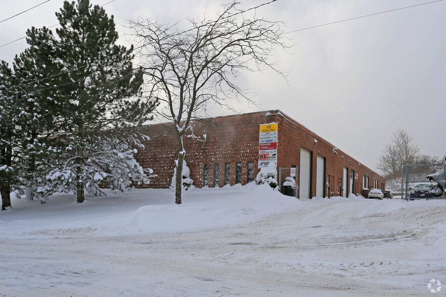 49 McIntyre Pl, Kitchener, ON for sale - Building Photo - Image 2 of 2