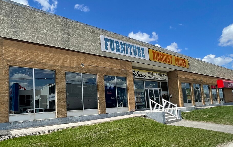 1170 St James St, Winnipeg, MB R3H 0K7