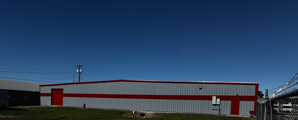 1007 Davidson St, Tullahoma, TN for lease - Building Photo - Image 3 of 12