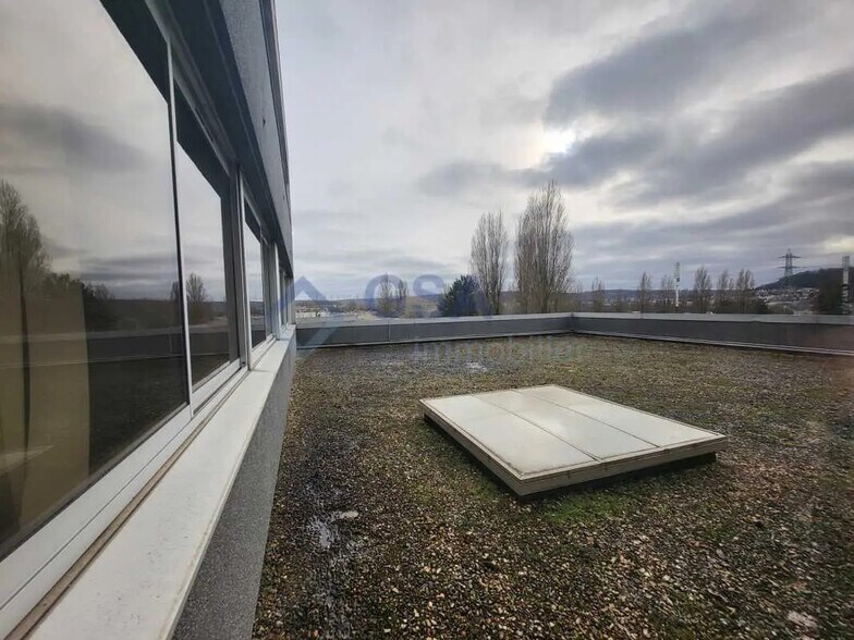 Office in Palaiseau for lease - Building Photo - Image 3 of 9