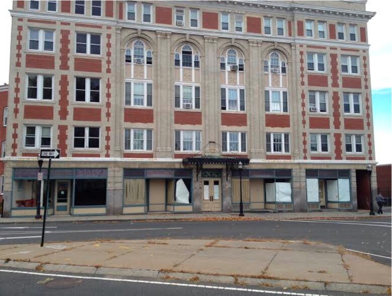 144 Cabot St, Chicopee, MA for sale - Building Photo - Image 1 of 1