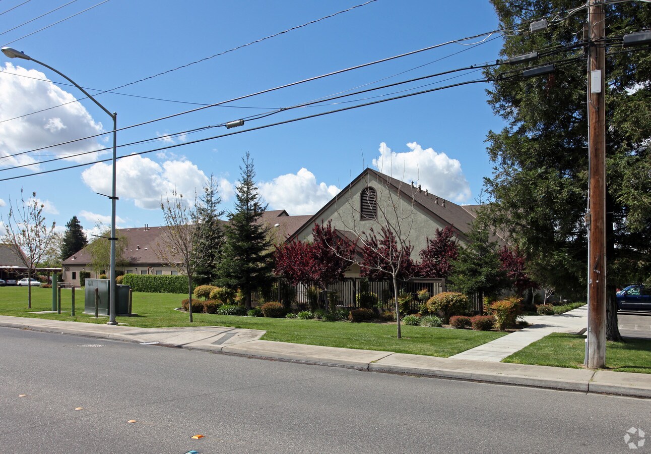 2121 Colorado Ave, Turlock, CA 95382 Property Record