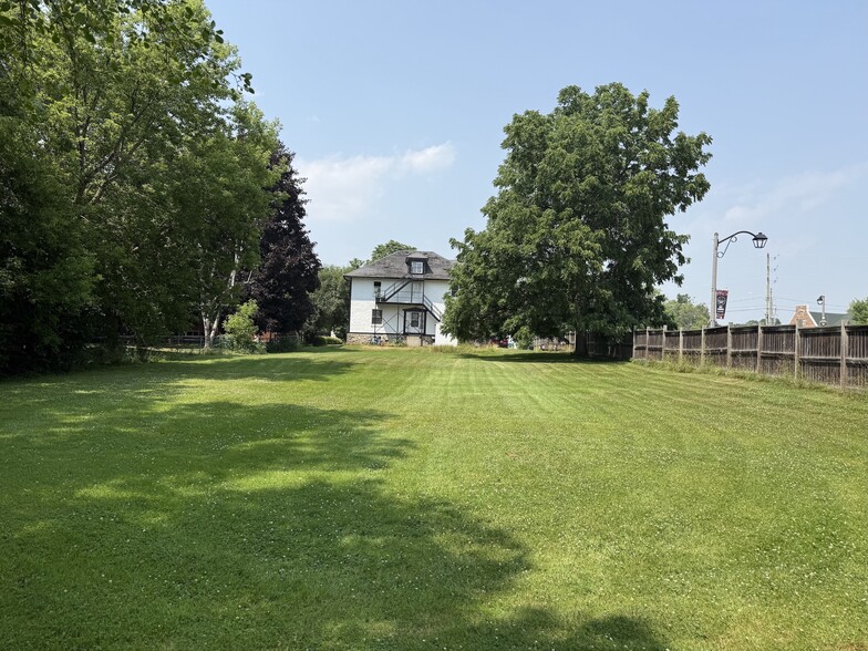 5 Vipond Rd, Whitby, ON for sale - Building Photo - Image 3 of 3