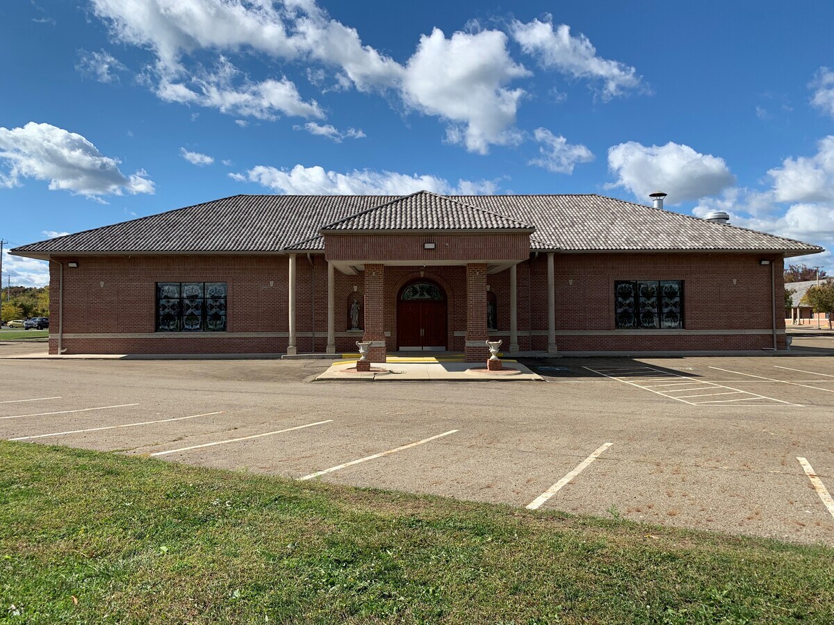 4715 Hills and Dales Rd NW, Canton, OH 44708