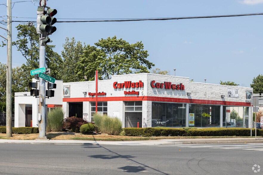 1199 Newbridge Rd, Bellmore, NY for sale - Primary Photo - Image 1 of 1