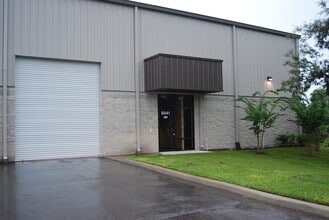 6541 N Orange Blossom Trl, Orlando, FL for lease Interior Photo- Image 1 of 17