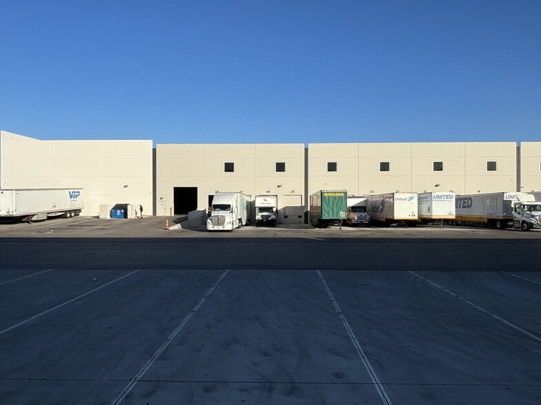 6425 Karms Park Ct, Las Vegas, NV for lease - Building Photo - Image 2 of 9