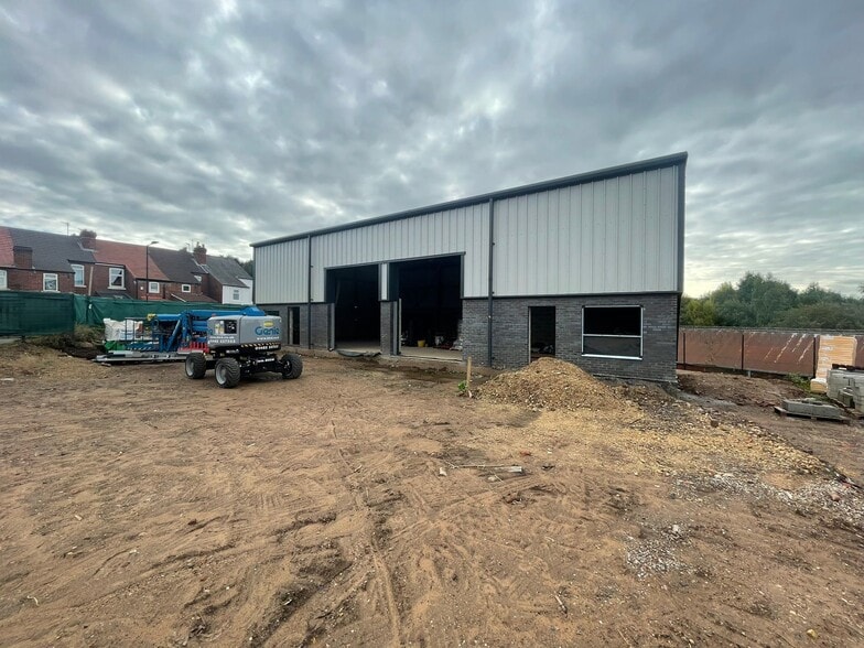 Hyde Park, Doncaster for lease - Building Photo - Image 1 of 7
