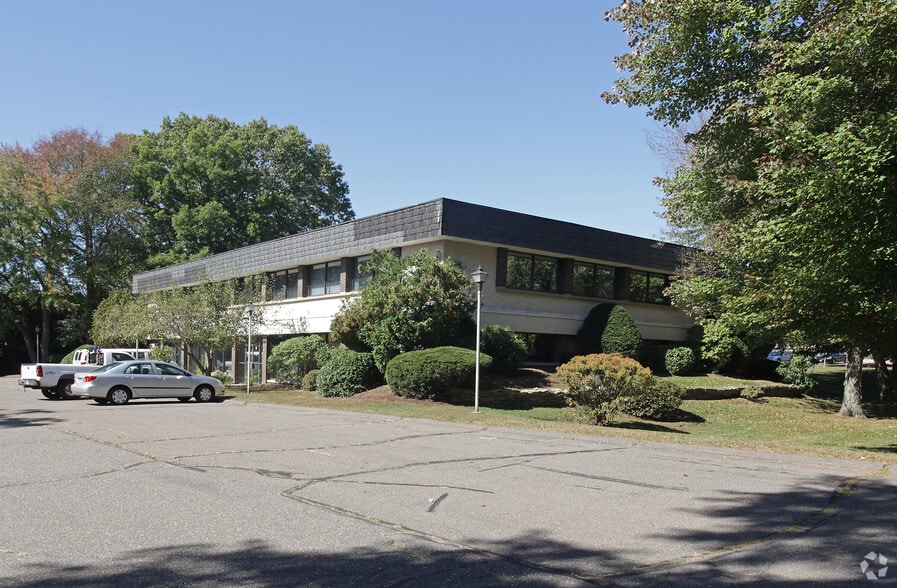 63 Eastern Blvd, Glastonbury, CT for lease - Building Photo - Image 2 of 2