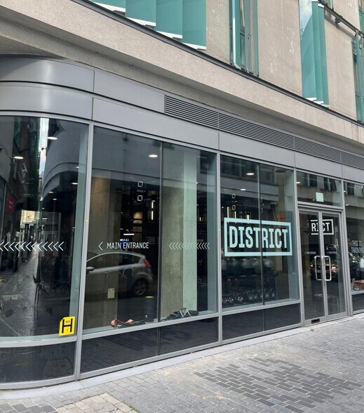 Hardwicks Sq, London, SW18 4GS