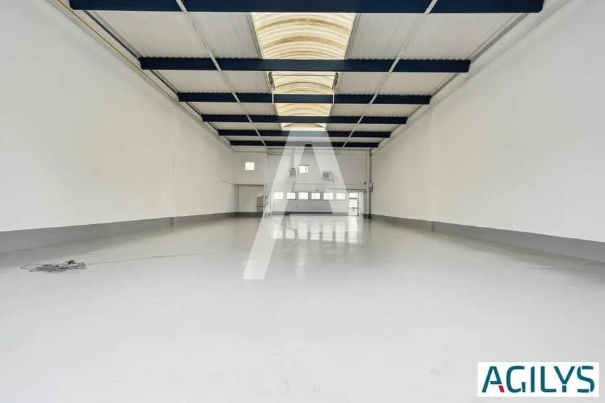 Industrial in Bonneuil-sur-Marne for lease - Interior Photo - Image 1 of 8