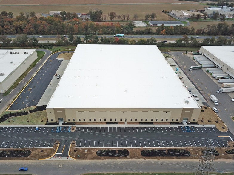 86 Stemmers Ln, Westampton, NJ for lease - Building Photo - Image 2 of 3