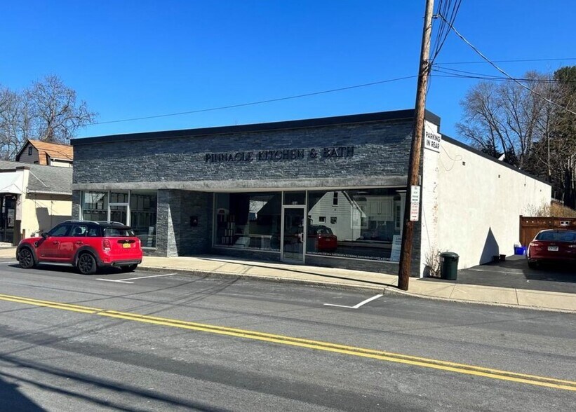 884 Franklin Ave, Thornwood, NY 10594