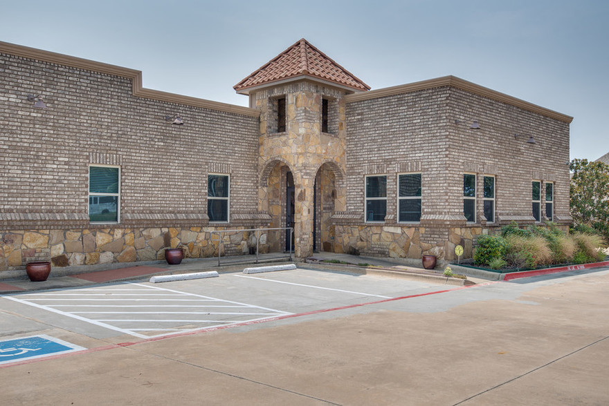 6613 Precinct Line Rd, North Richland Hills, TX for sale - Primary Photo - Image 1 of 1