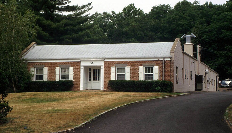 52 Horsehill Rd, Cedar Knolls, NJ for sale - Building Photo - Image 1 of 1