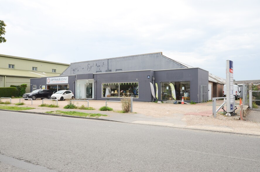 26B-28 Terminus Rd, Chichester for lease - Primary Photo - Image 1 of 5