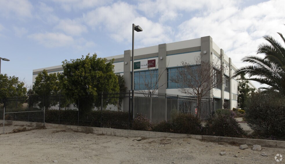 12178 4th St, Rancho Cucamonga, CA for lease - Building Photo - Image 3 of 9
