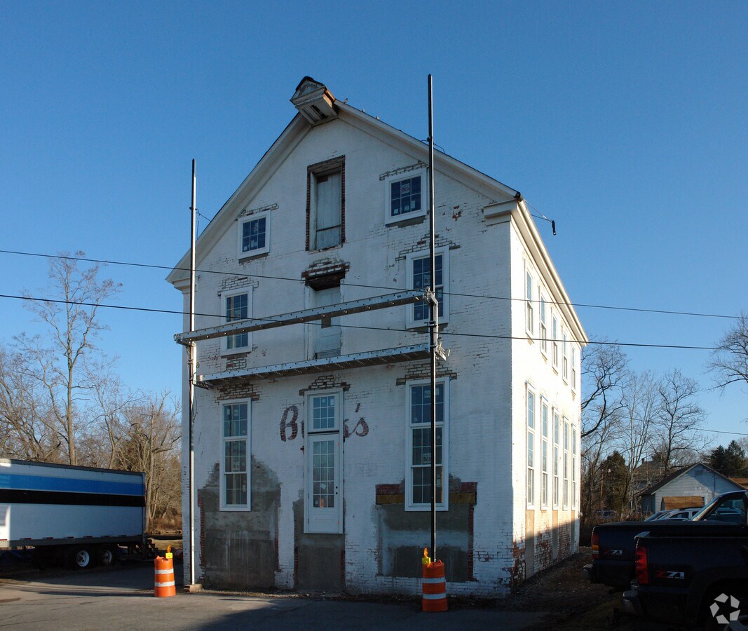 1 S Main St, Sellersville, PA 18960 Property Record