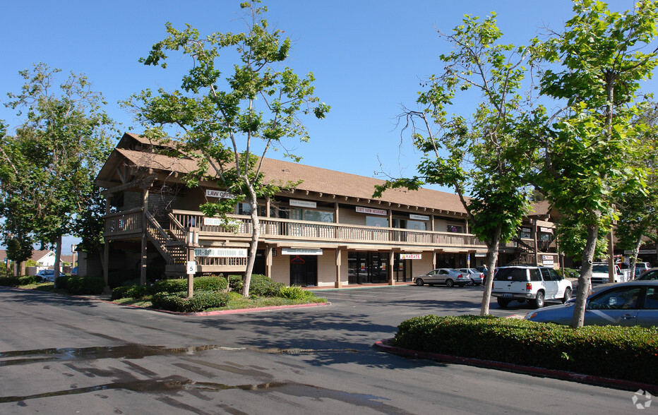 3202-3368 Governor Dr, San Diego, CA for lease - Building Photo - Image 2 of 2